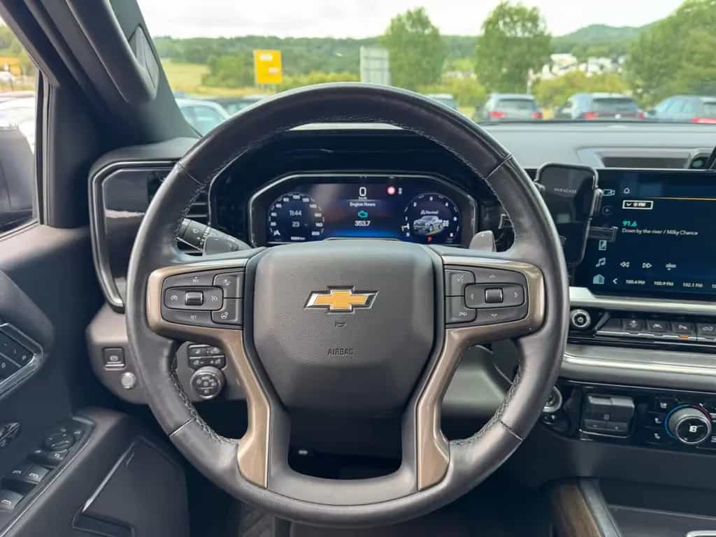 Chevrolet Silverado High Country 11/2023-photo-12