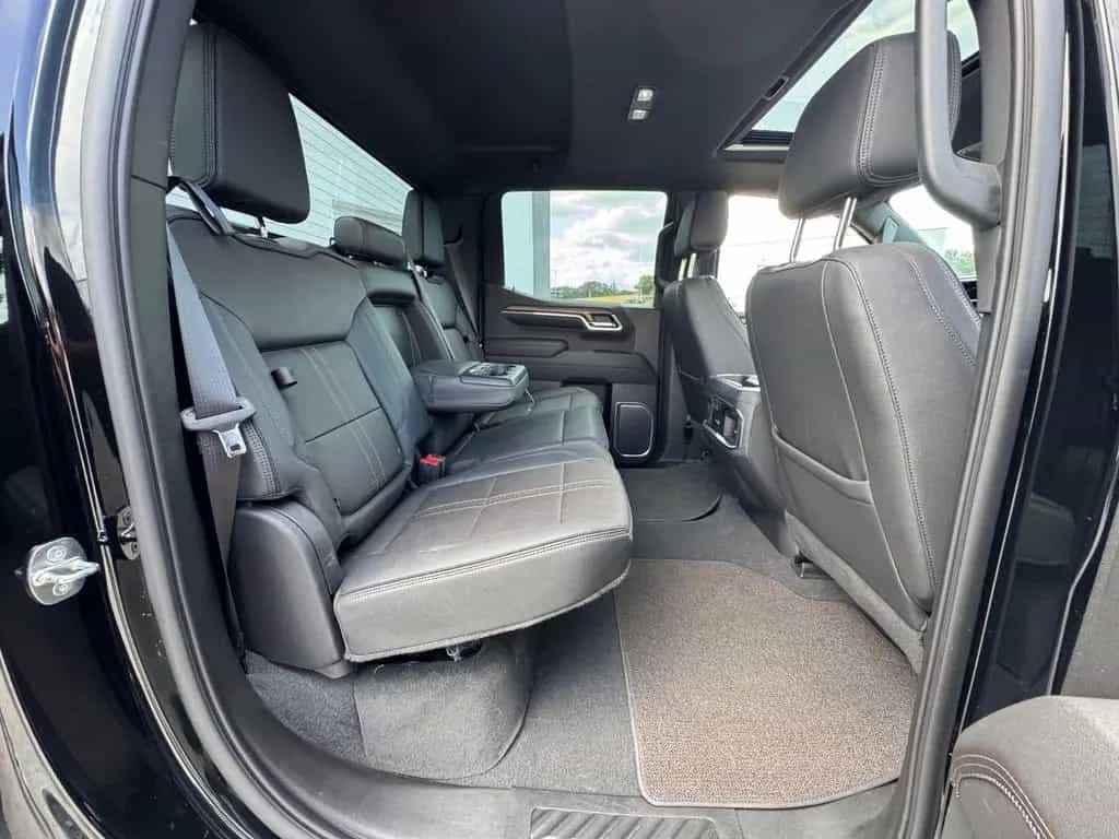 Chevrolet Silverado High Country 11/2023-photo-26