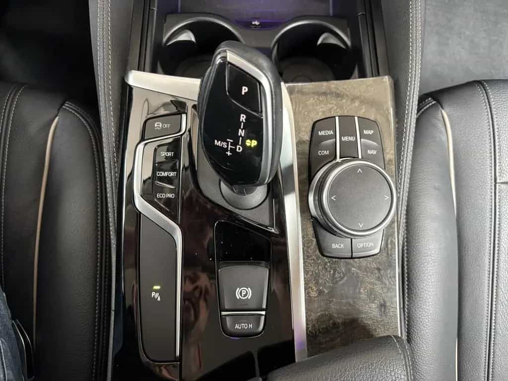 BMW 5 Series 520 d Touring Luxury Line el.Heckklappe Pano LED 06/2020-photo-13