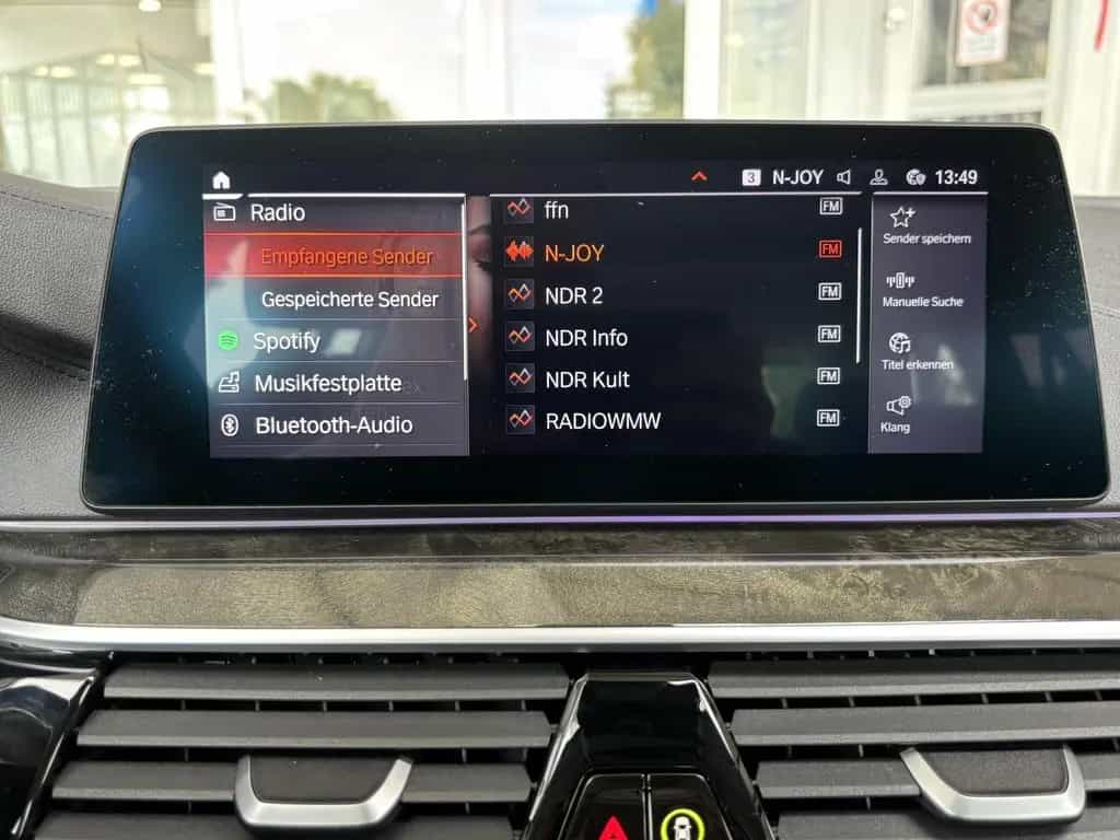 BMW 5 Series 520 d Touring Luxury Line el.Heckklappe Pano LED 06/2020-photo-17