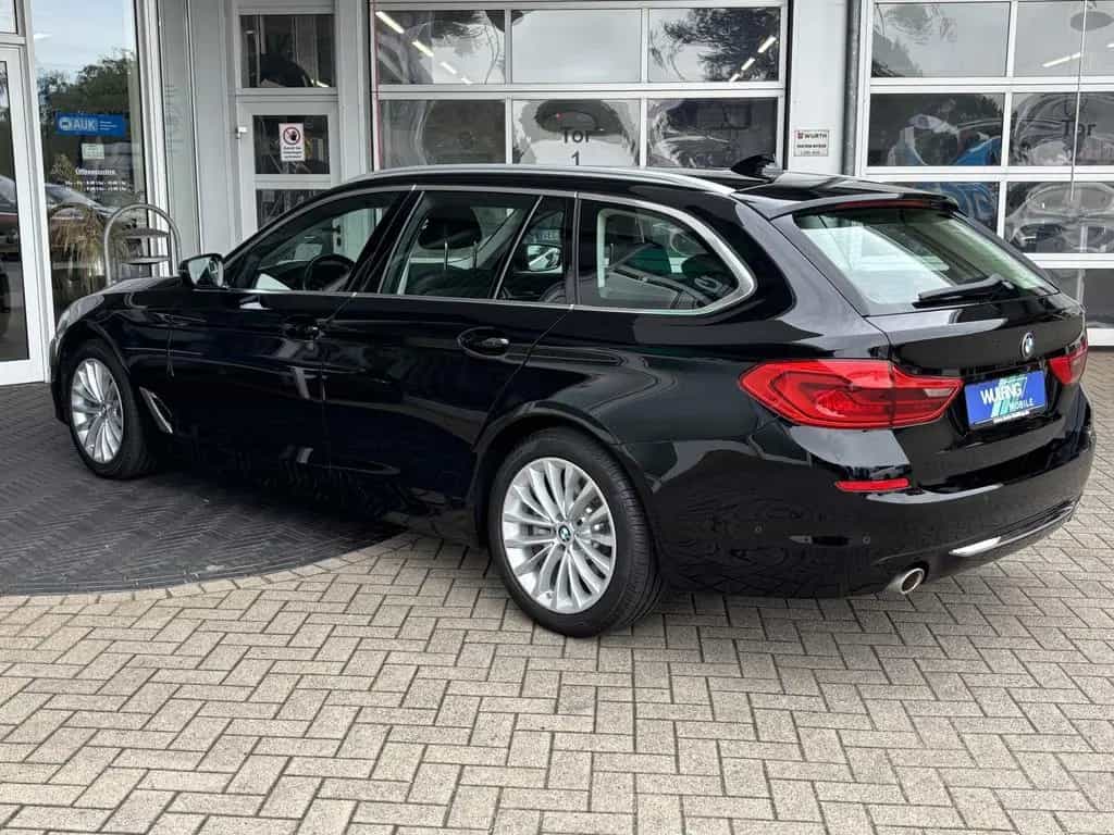 BMW 5 Series 520 d Touring Luxury Line el.Heckklappe Pano LED 06/2020-photo-3