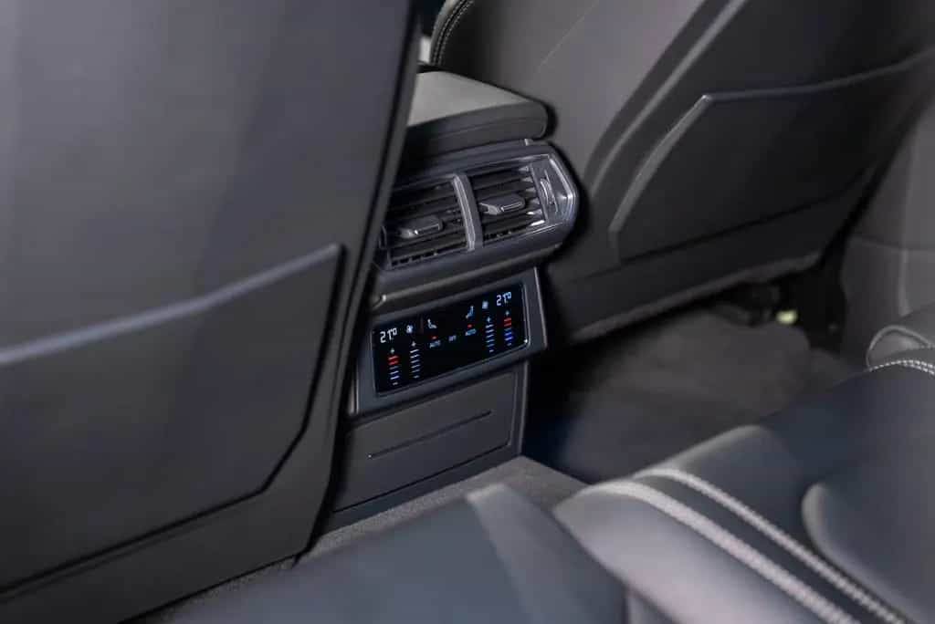 Lamborghini Urus 4.0 V8 Carbon|Distronic|LED 06/2020-photo-23
