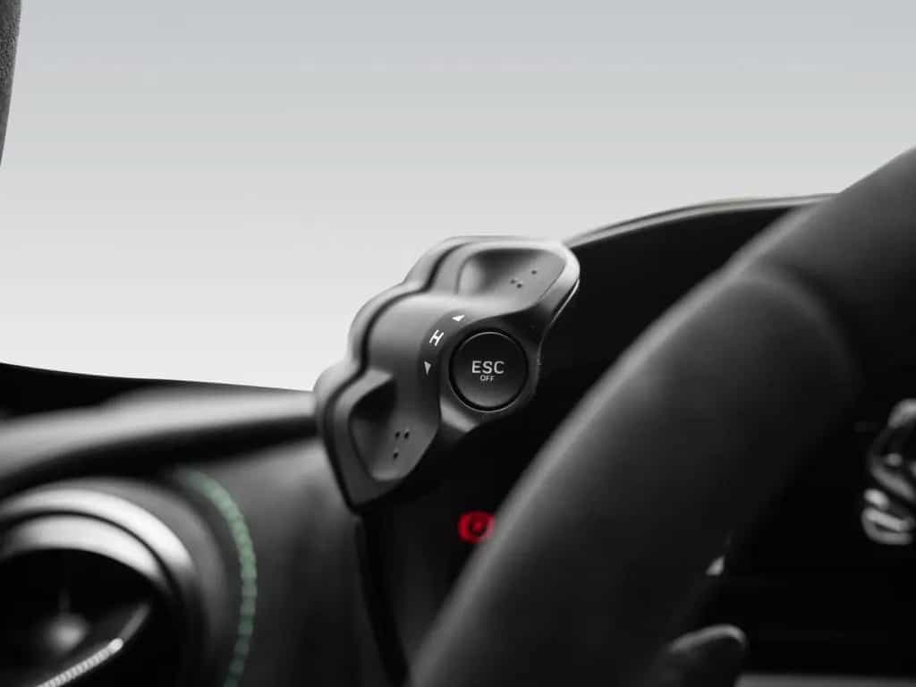 McLaren 750S Coupé | Mantis Green | Carbon Exterior 06/2025-photo-28