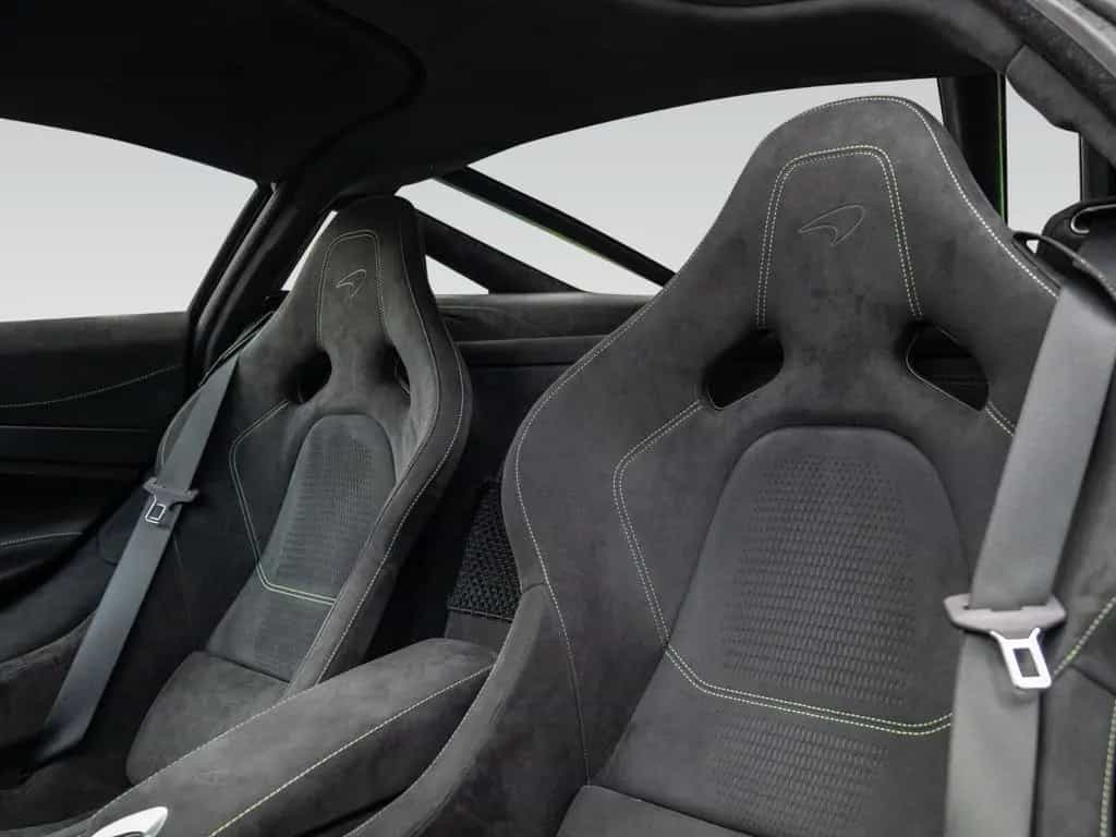 McLaren 750S Coupé | Mantis Green | Carbon Exterior 06/2025-photo-6