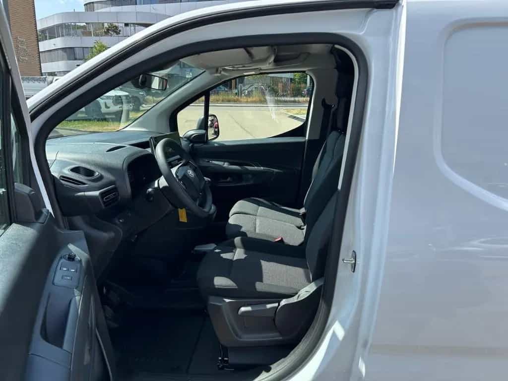 Toyota Proace City L1 Meister 1.2L 6-Gang Navigationssy 05/2026-photo-12