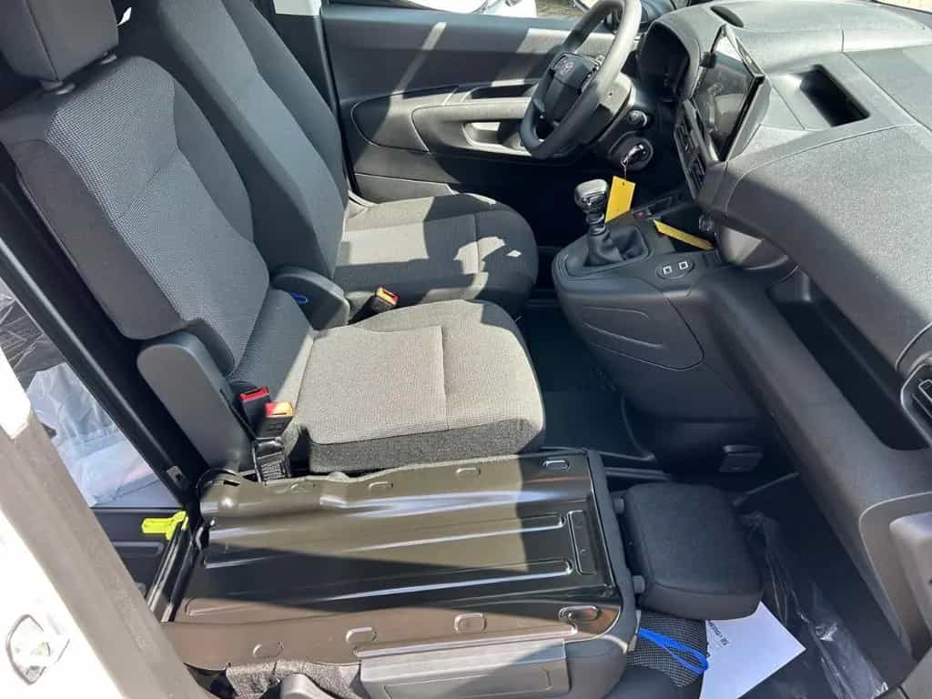 Toyota Proace City L1 Meister 1.2L 6-Gang Navigationssy 05/2026-photo-16