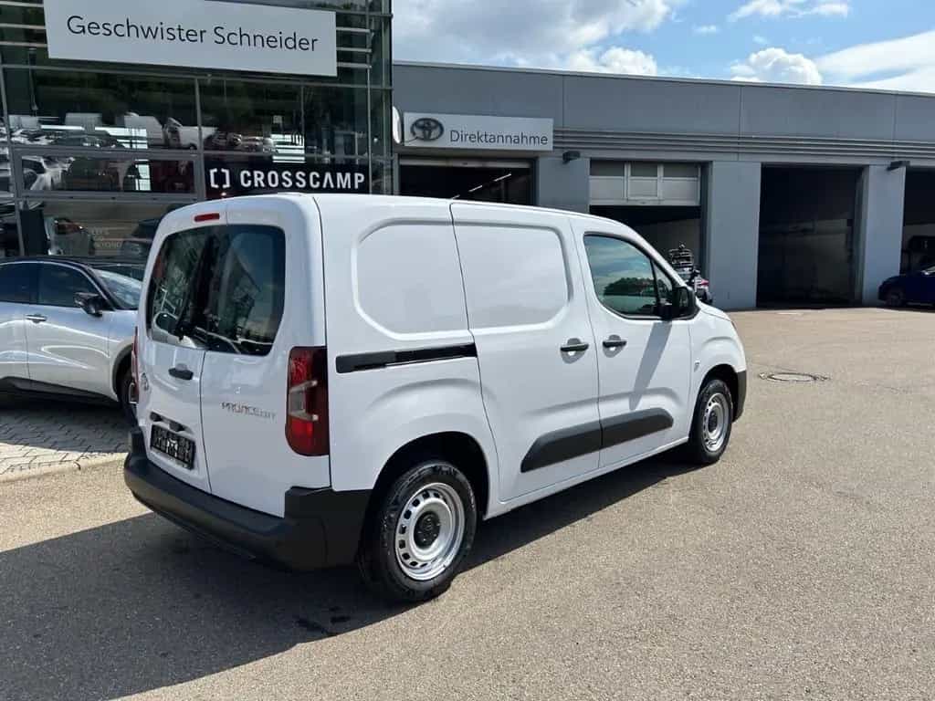 Toyota Proace City L1 Meister 1.2L 6-Gang Navigationssy 05/2026-photo-3