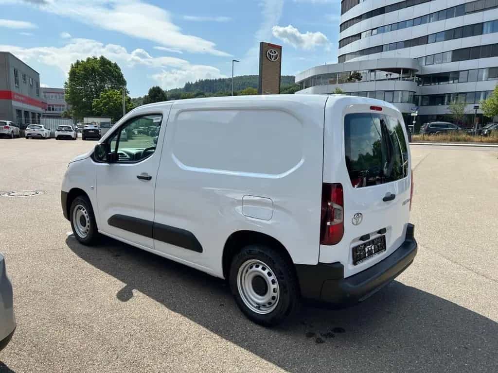 Toyota Proace City L1 Meister 1.2L 6-Gang Navigationssy 05/2026-photo-4