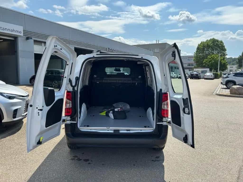 Toyota Proace City L1 Meister 1.2L 6-Gang Navigationssy 05/2026-photo-8