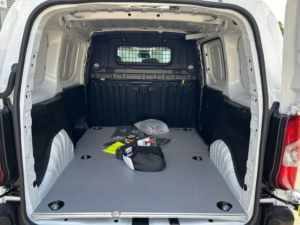 Toyota Proace City L1 Meister 1.2L 6-Gang Navigationssy 05/2026-photo-9