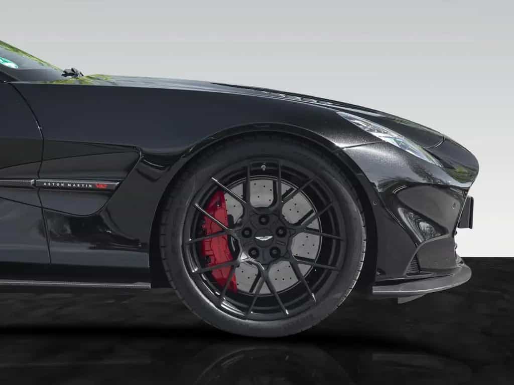 Aston Martin Vanquish | Full Satin Carbon | Titan Auspuff 01/2025-photo-10