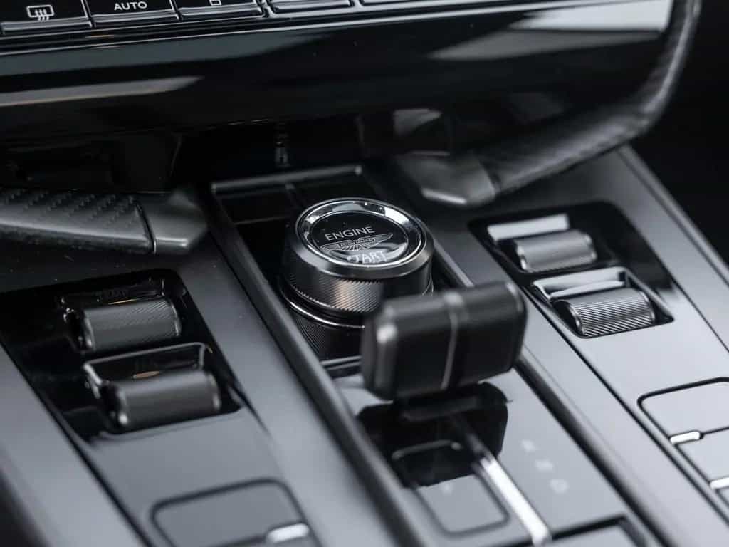 Aston Martin Vanquish | Full Satin Carbon | Titan Auspuff 01/2025-photo-25