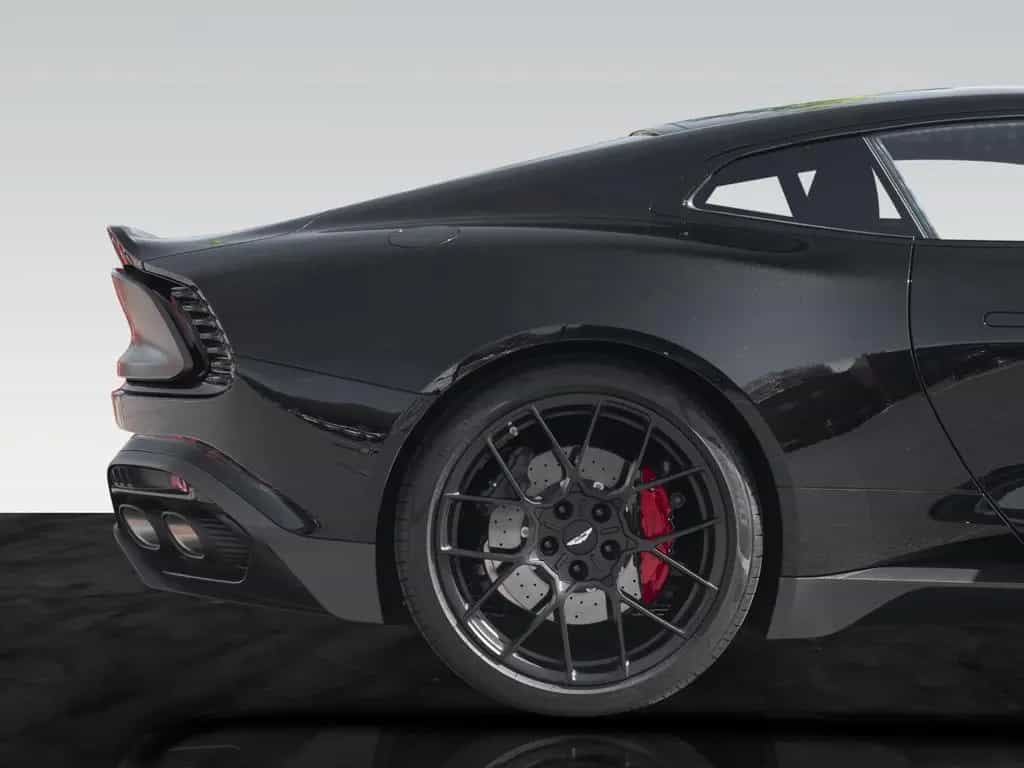 Aston Martin Vanquish | Full Satin Carbon | Titan Auspuff 01/2025-photo-9