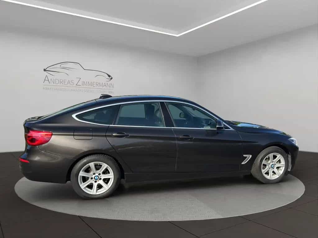 BMW 3 Series 320i Gran Turismo Advantage LED/NAVI/PDC/LEDER 03/2017-photo-2