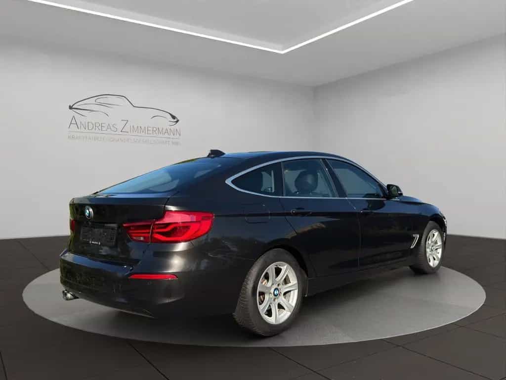 BMW 3 Series 320i Gran Turismo Advantage LED/NAVI/PDC/LEDER 03/2017-photo-3