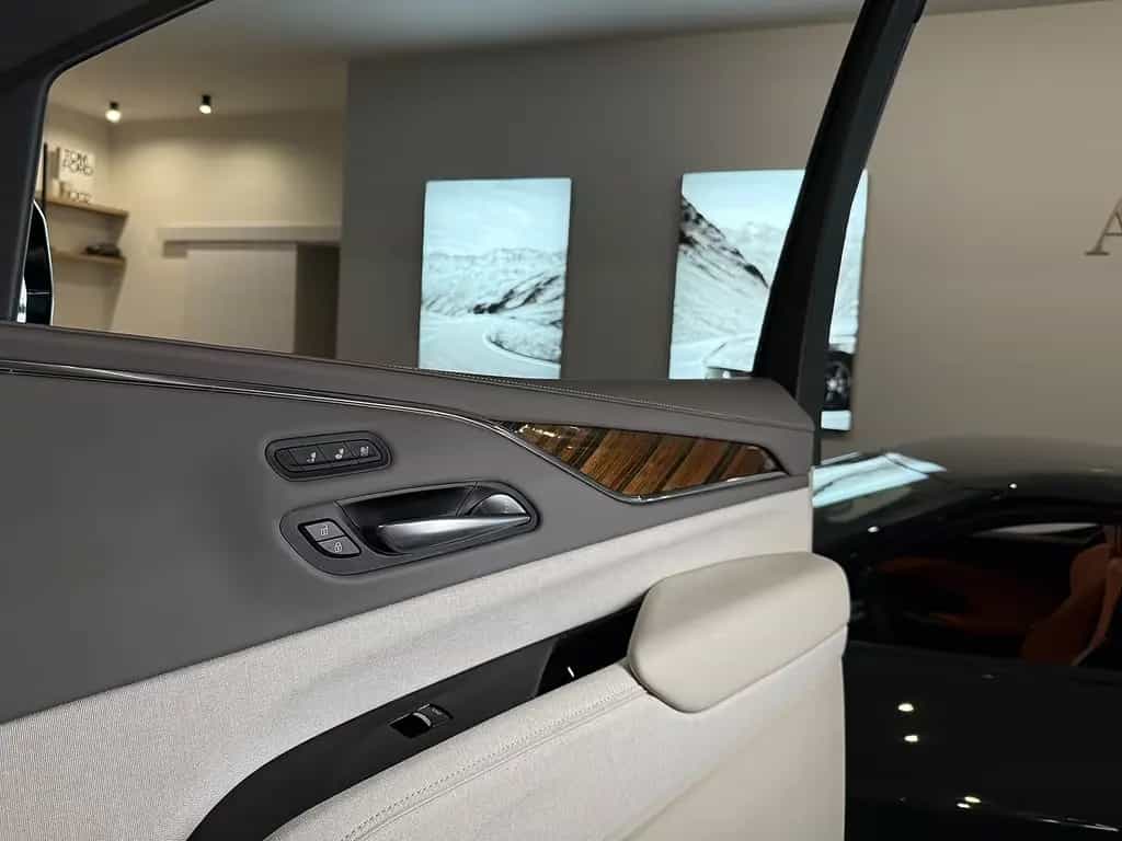 Cadillac Escalade VFW|Sport Platinum|EU-Navi|AHK|RearSeatEnt. 07/2025-photo-23