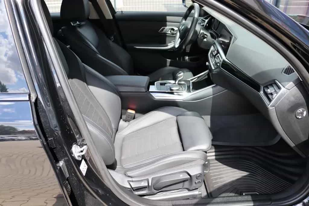 BMW 320 d xDrive Touring SportLine ShadowLine Head Up 11/2020-photo-23