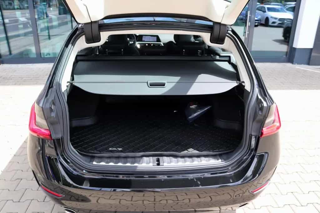 BMW 320 d xDrive Touring SportLine ShadowLine Head Up 11/2020-photo-6