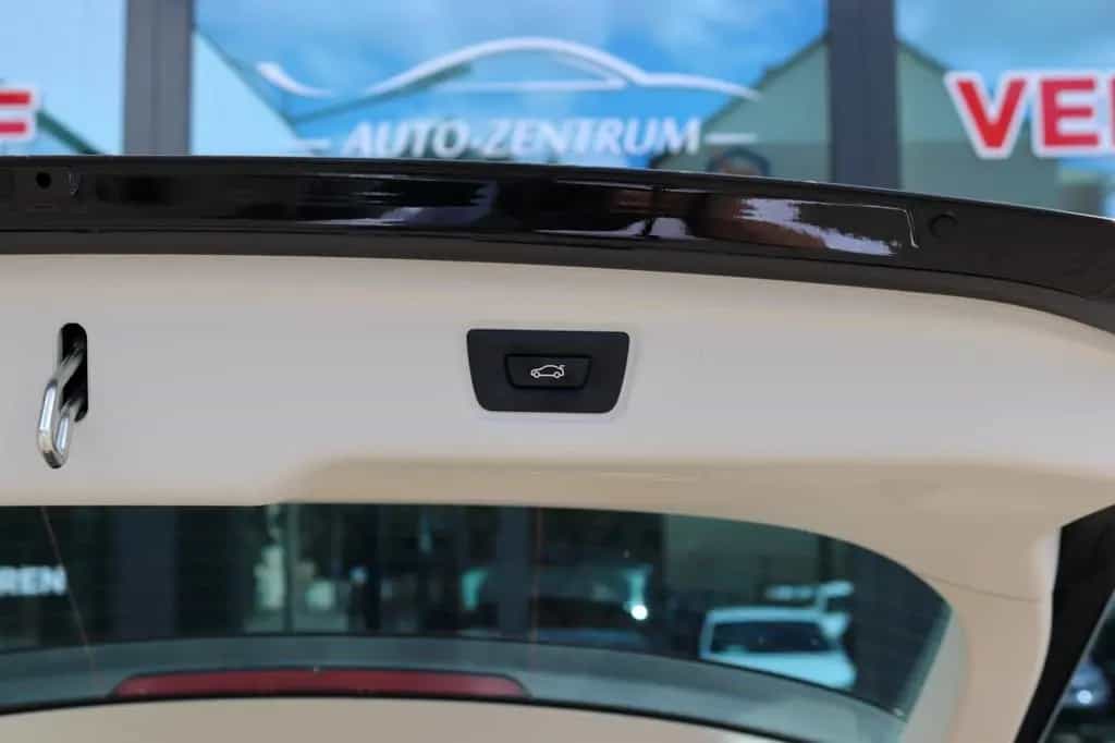 BMW 320 d xDrive Touring SportLine ShadowLine Head Up 11/2020-photo-7