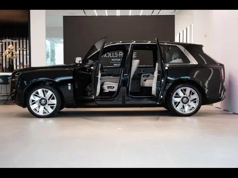 Rolls-Royce Cullinan Provenance 2 Year Warranty &  Service 12/2024-photo-3