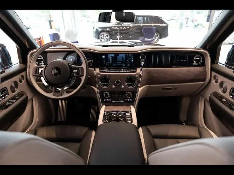 Rolls-Royce Cullinan Provenance 2 Year Warranty &  Service 12/2024-photo-9