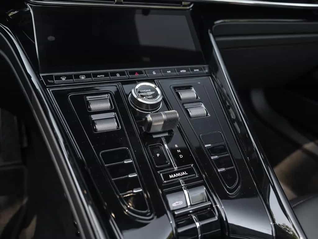 Aston Martin DB12 Volante | Onyx Black | Duotone Interieur 02/2026-photo-25