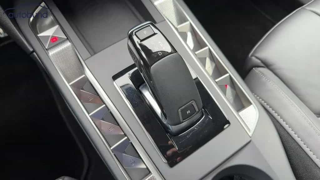 DS Automobiles DS3 1,2 PT 130 Automatik Alu HUD KA LED Link NAV 07/2024-photo-14
