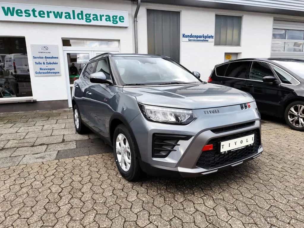 Ssangyong Tivoli Quarz 1,5L AT 4X4 NEUES MODELL, Navi, 01/2025-photo-2