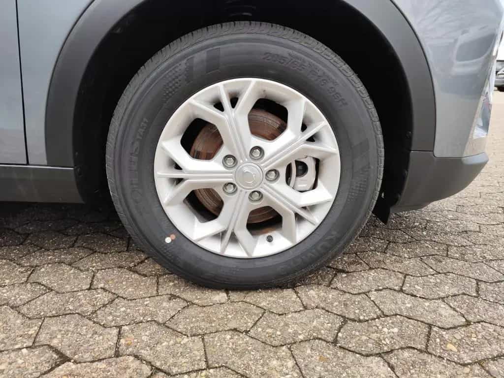 Ssangyong Tivoli Quarz 1,5L AT 4X4 NEUES MODELL, Navi, 01/2025-photo-5