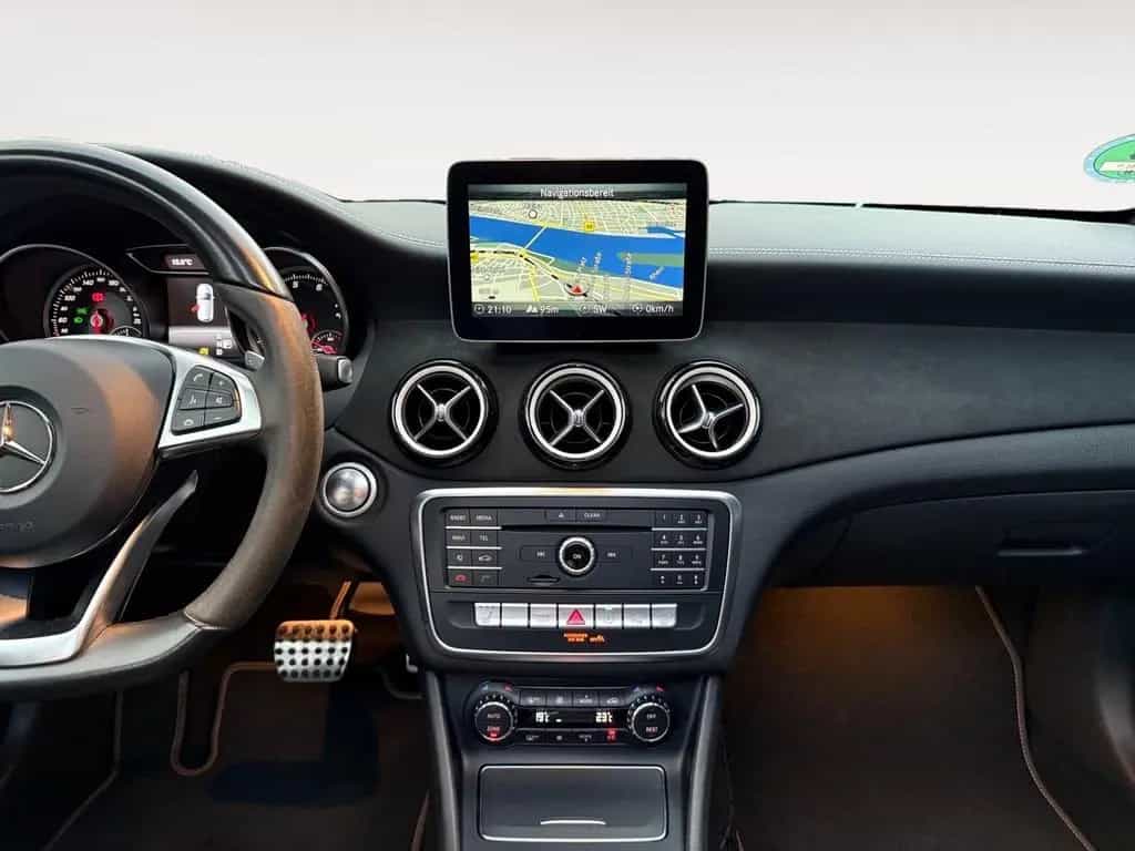 Mercedes-Benz CLA-Class 250 Shooting Brake 4-Matik AMG-Line*LED*Pano 06/2018-photo-12