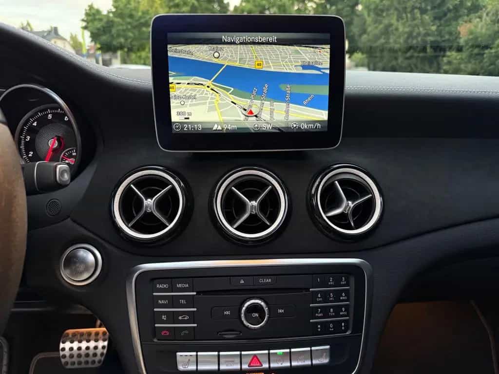 Mercedes-Benz CLA-Class 250 Shooting Brake 4-Matik AMG-Line*LED*Pano 06/2018-photo-21