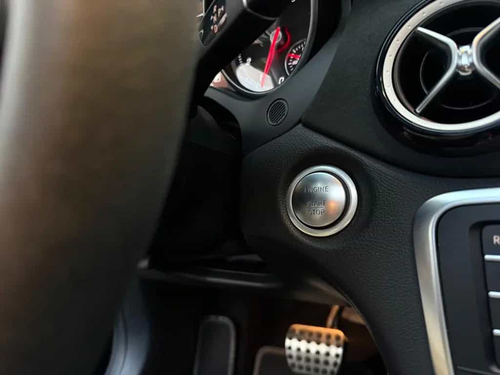 Mercedes-Benz CLA-Class 250 Shooting Brake 4-Matik AMG-Line*LED*Pano 06/2018-photo-23