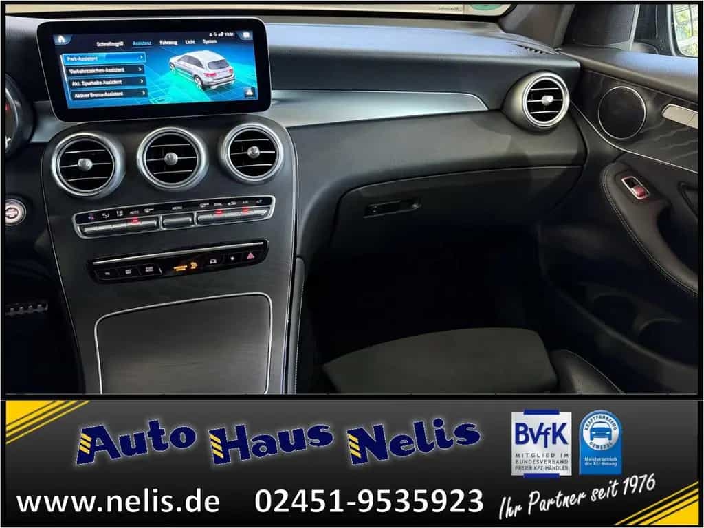 Mercedes-Benz GLC 200 AMG-Line Innen Panorama AHK FACELIFT WiF 10/2019-photo-16