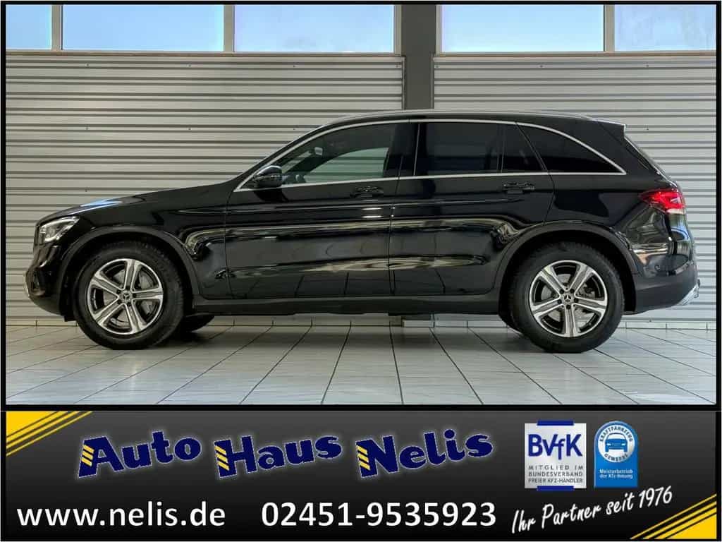 Mercedes-Benz GLC 200 AMG-Line Innen Panorama AHK FACELIFT WiF 10/2019-photo-6