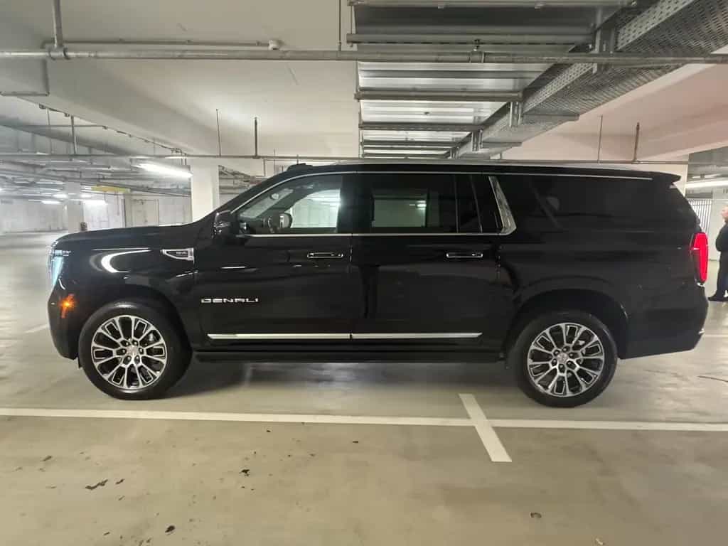 GMC Yukon DENALI XL TURBO+DIESEL+NEW+305HP+FULL null-photo-2