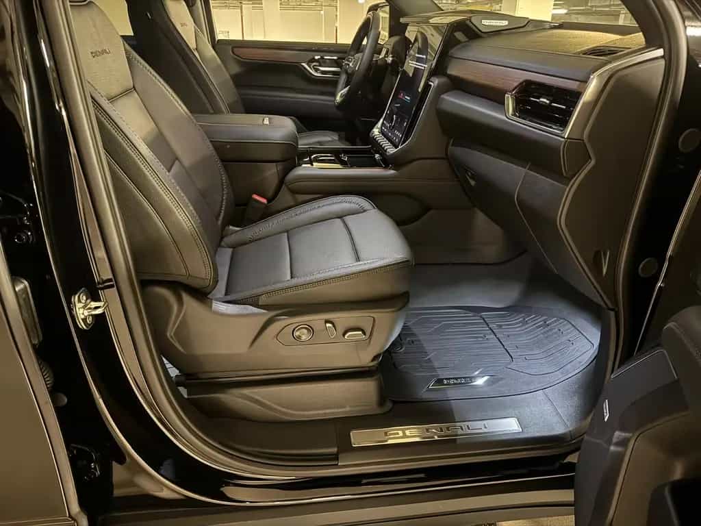 GMC Yukon DENALI XL TURBO+DIESEL+NEW+305HP+FULL null-photo-25