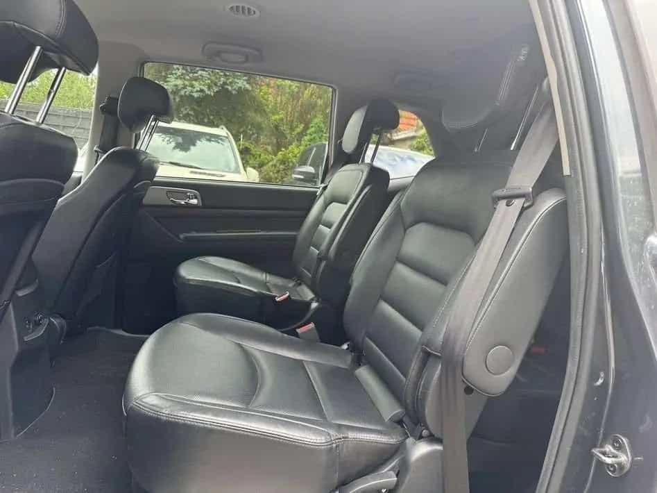 Ssangyong Rodius nur 108TKM-7 Sitzer-Leder-Kamera-Automati 07/2017-photo-10