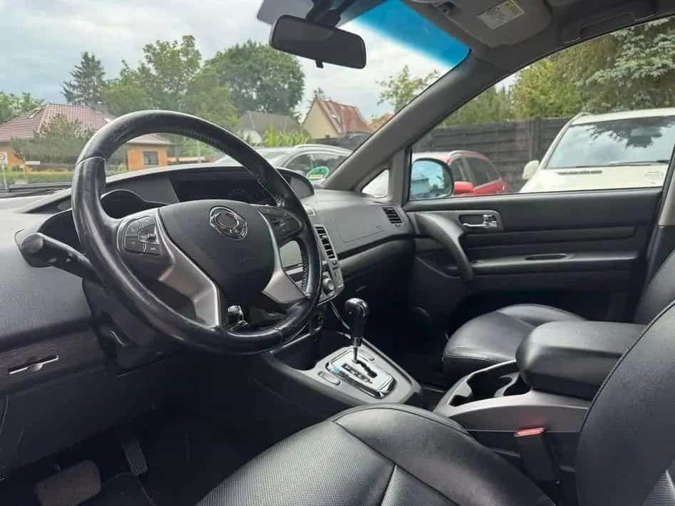 Ssangyong Rodius nur 108TKM-7 Sitzer-Leder-Kamera-Automati 07/2017-photo-8