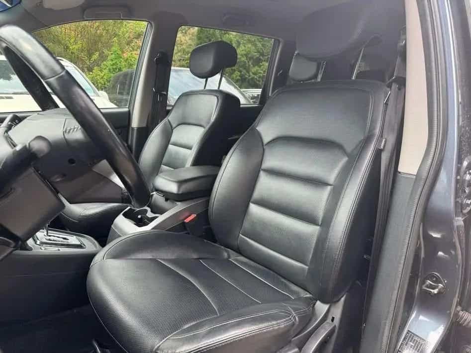 Ssangyong Rodius nur 108TKM-7 Sitzer-Leder-Kamera-Automati 07/2017-photo-9
