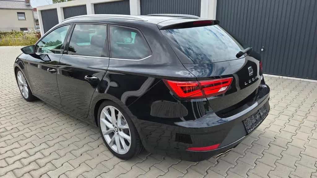 Seat Leon ST 2.0 FR Leder PANORAMA LED 11/2018-photo-3