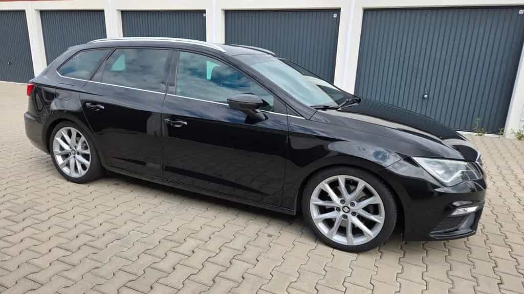 Seat Leon ST 2.0 FR Leder PANORAMA LED 11/2018-photo-6