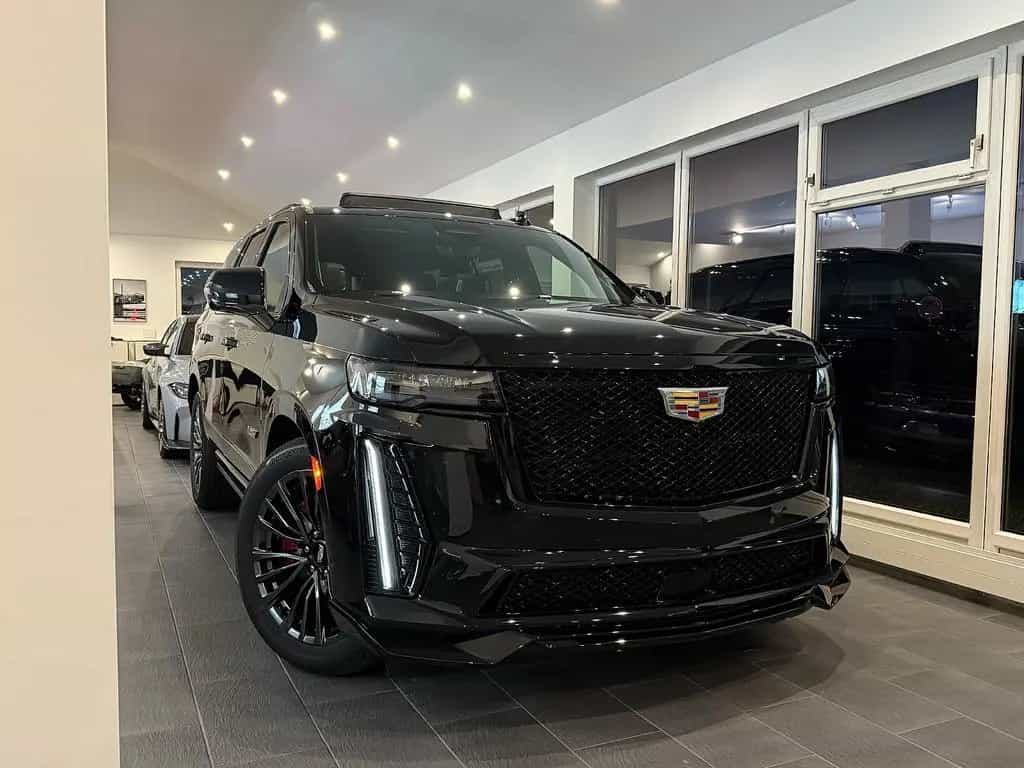 Cadillac Escalade V-Series 2024|6.2 V8 Supercharged|682PS null-photo-1
