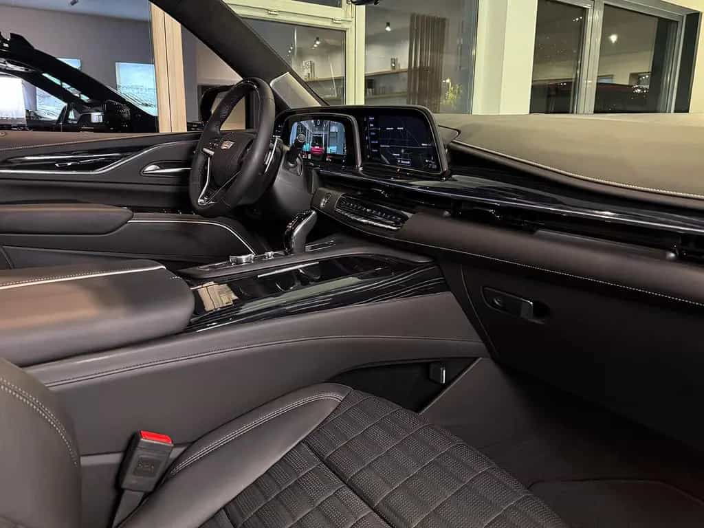 Cadillac Escalade V-Series 2024|6.2 V8 Supercharged|682PS null-photo-10