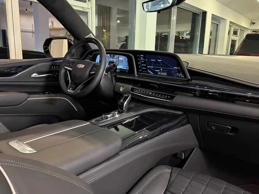 Cadillac Escalade V-Series 2024|6.2 V8 Supercharged|682PS null-photo-11