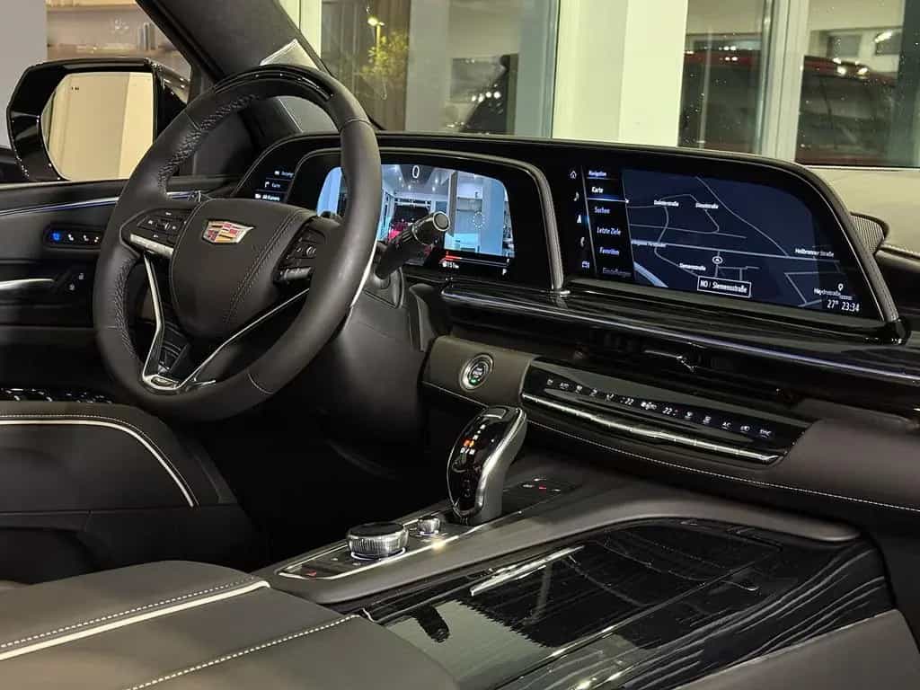 Cadillac Escalade V-Series 2024|6.2 V8 Supercharged|682PS null-photo-12