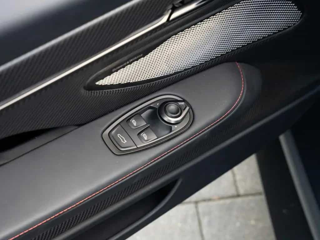 Aston Martin Vanquish Vorführwagen 01/2025-photo-29