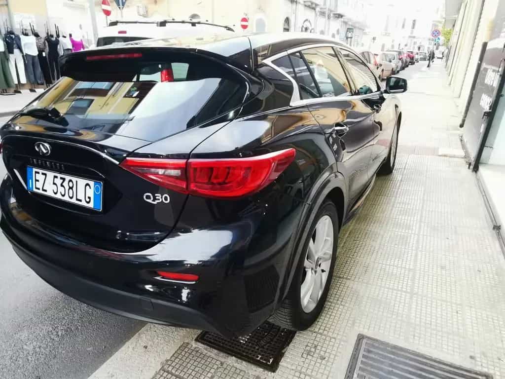 Infiniti Q30 1.5 diesel 110 cv PREMIUM FULL 04/2016-photo-1