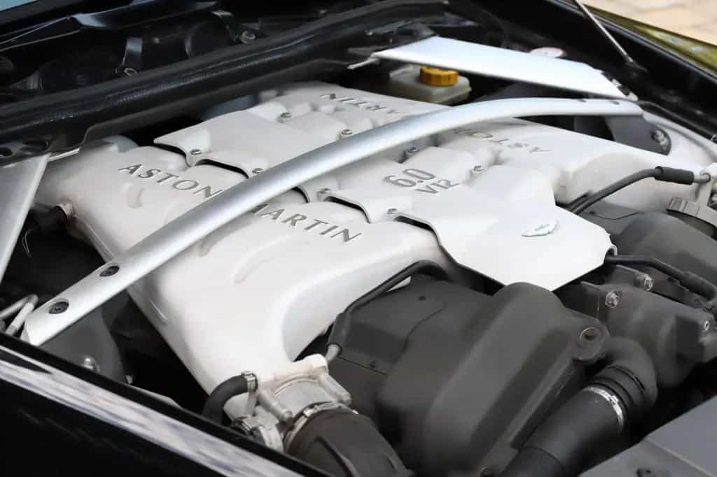 Aston Martin V12 Vantage - aus priv. Sammlung - Inspektion NE 10/2009-photo-11
