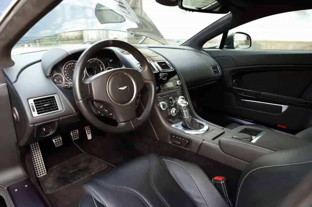 Aston Martin V12 Vantage - aus priv. Sammlung - Inspektion NE 10/2009-photo-9