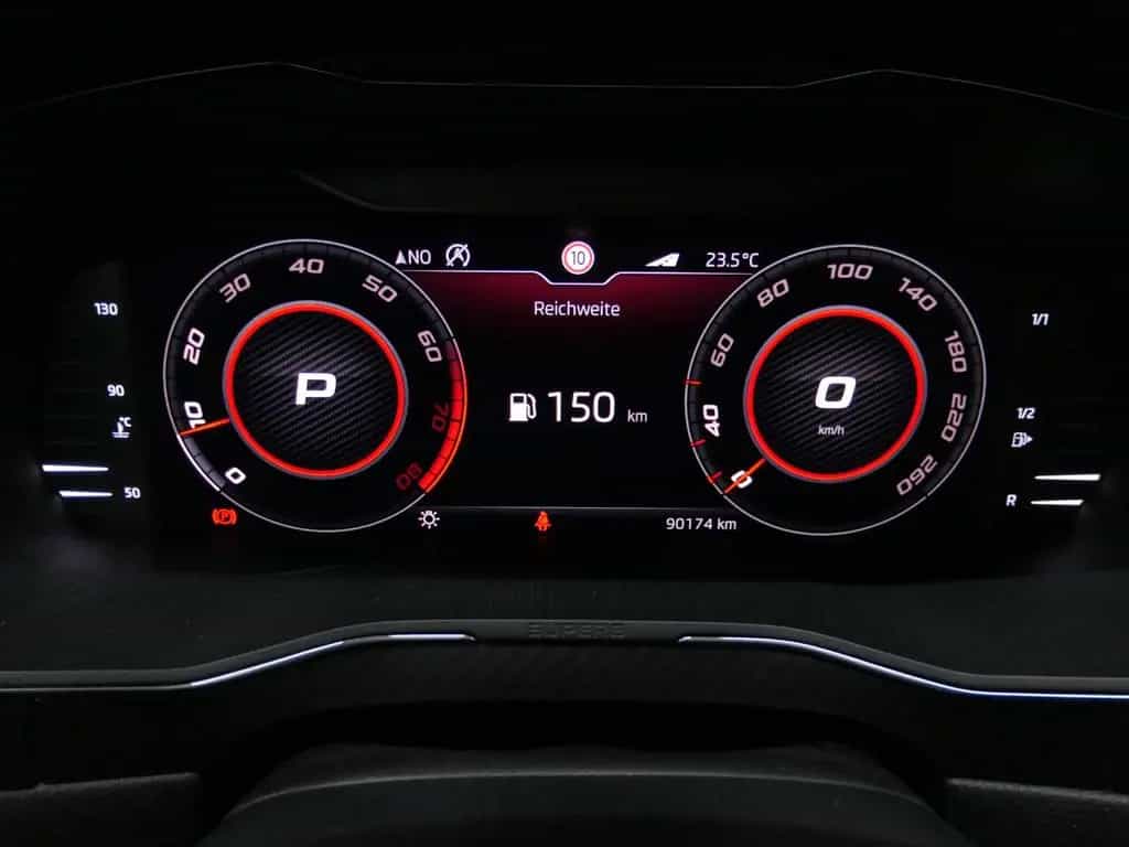 Skoda Superb Combi Sportl DSG/PANO/STANDHZG/AHK/U-FREI 11/2019-photo-12